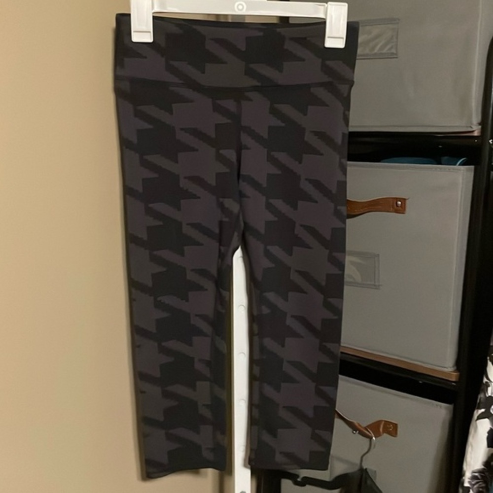 Alo Yoga High Rise Airbrush 19” Crop Leggings Sz Small Houndstooth Print